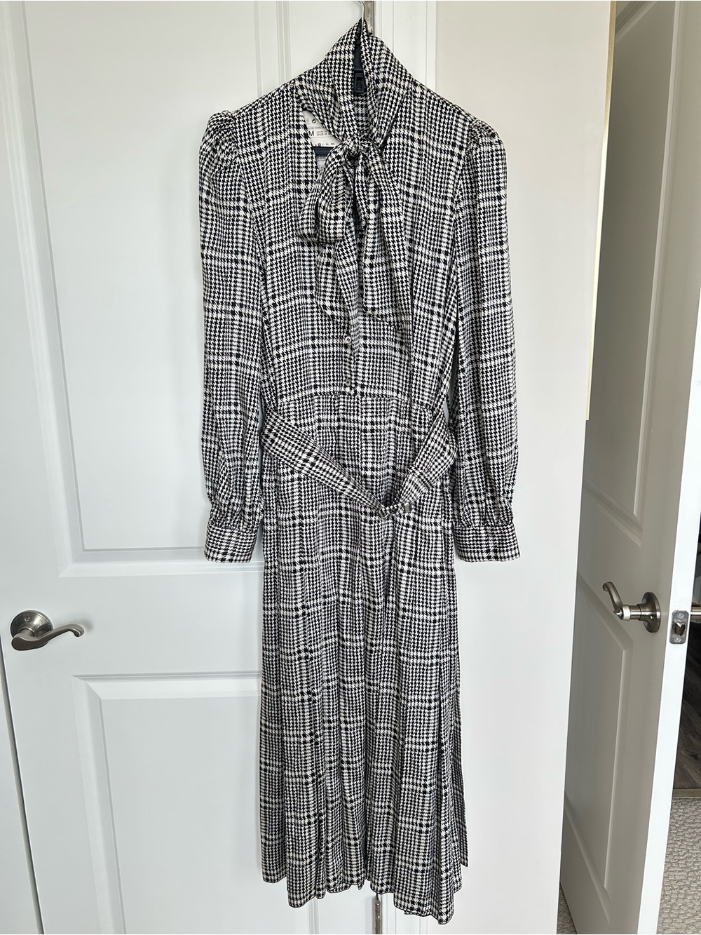 Zara Women’s Black and White Houndstooth Tie-Neck Maxi Dress